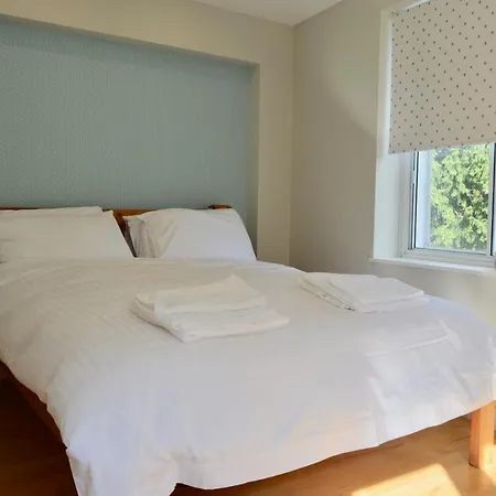 Апартаменты Contemporary 2 Bedroom In City Centre *
