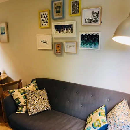 Contemporary 2 Bedroom In City Centre Bristol