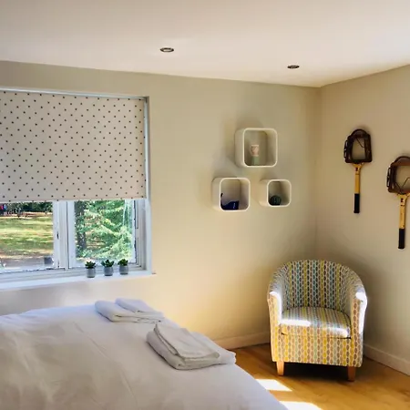 Contemporary 2 Bedroom In City Centre Апартаменты *